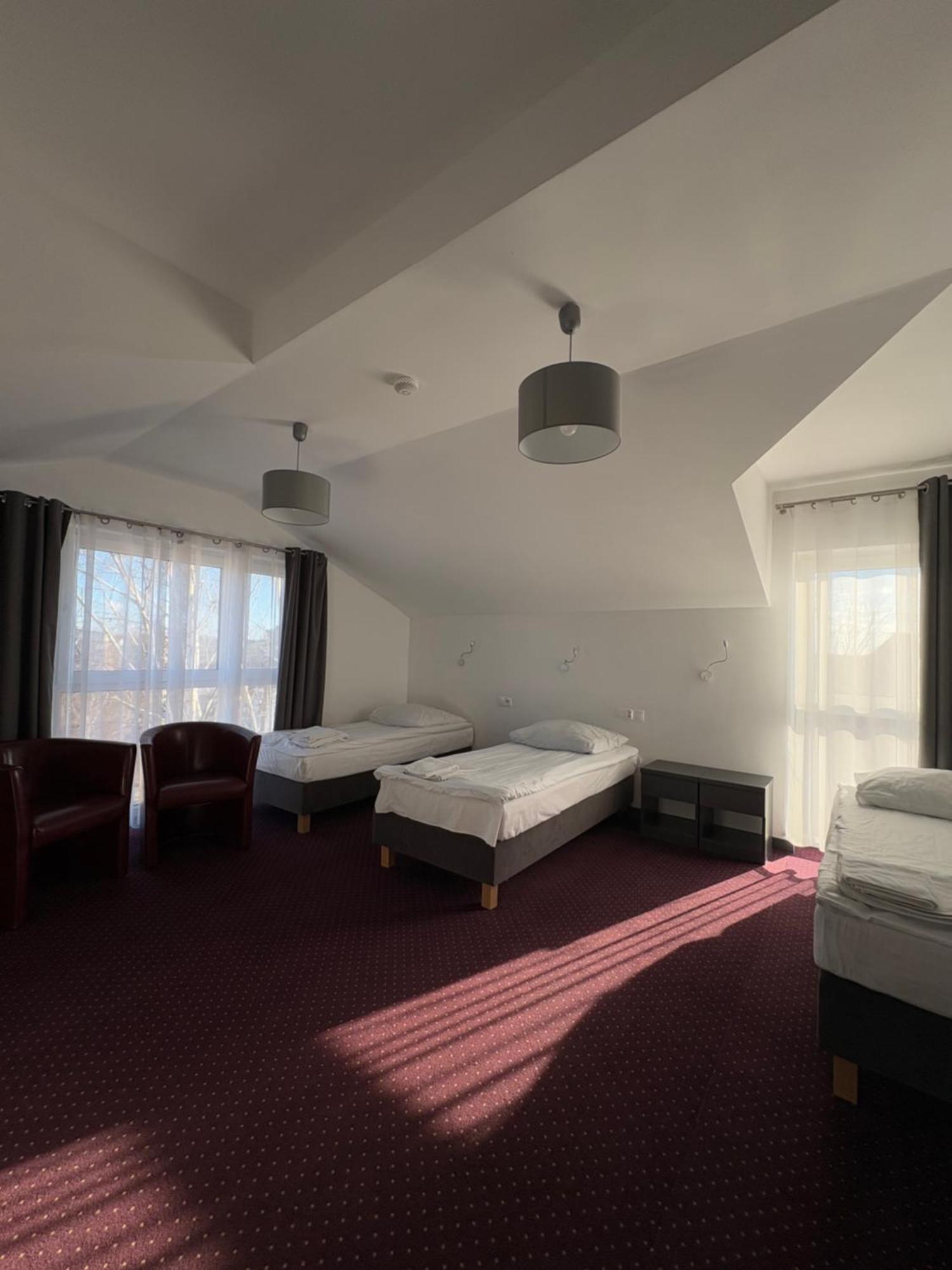 Hotelik & Restauracja Amber Raszyn Eksteriør bilde
