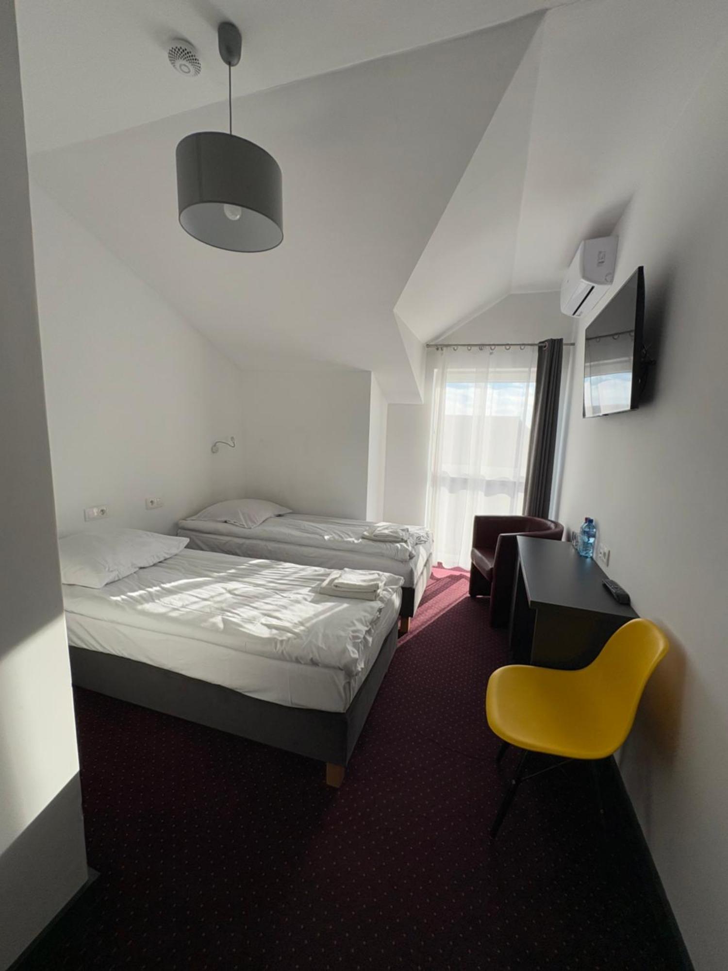 Hotelik & Restauracja Amber Raszyn Eksteriør bilde